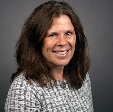 Portrait photo of Monika Oli