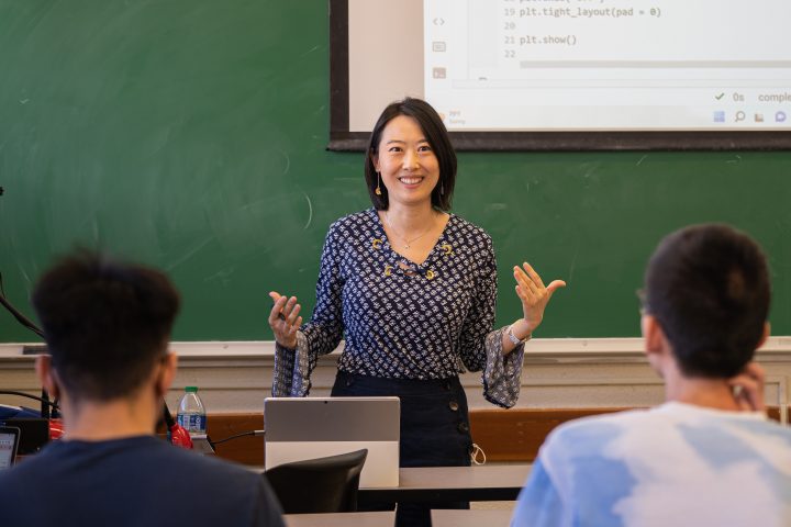 Yang Feng teaching a class.